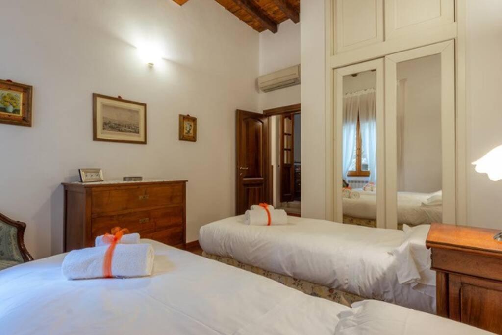 Elegant Ramaglianti Flat -santo Spirito District Apartamento Florencia